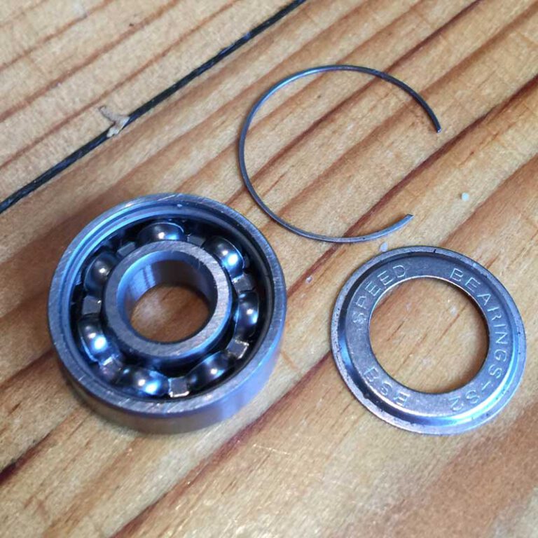 Clean bearing. Подшипник КПП 2141 первичного вала. Москвич 2141 передний подшипник первичного вала КПП. Подшипник первичного вала Приора 2. Подшипник первичного вала КПП Москвич f3r.